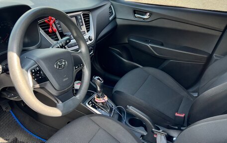 Hyundai Solaris II рестайлинг, 2017 год, 1 179 000 рублей, 7 фотография