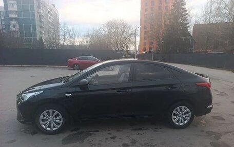 Hyundai Solaris II рестайлинг, 2021 год, 1 350 000 рублей, 2 фотография