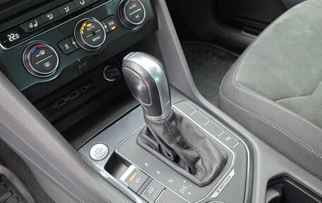 Volkswagen Tiguan II, 2019 год, 2 950 000 рублей, 15 фотография