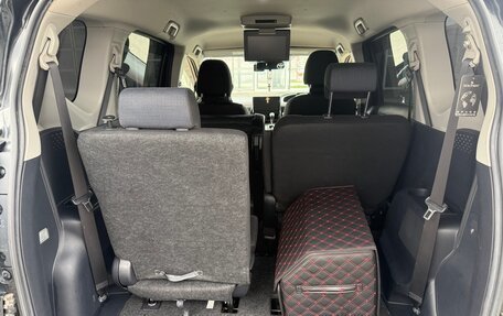 Toyota Sienta II, 2015 год, 1 170 000 рублей, 26 фотография