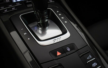 Porsche 911, 2018 год, 10 990 000 рублей, 24 фотография