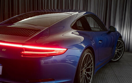 Porsche 911, 2018 год, 10 990 000 рублей, 28 фотография