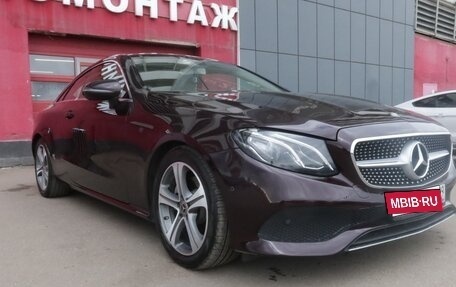 Mercedes-Benz E-Класс, 2018 год, 3 530 000 рублей, 4 фотография