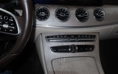 Mercedes-Benz E-Класс, 2018 год, 3 530 000 рублей, 31 фотография