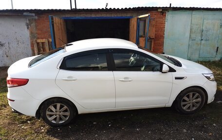 KIA Rio III рестайлинг, 2017 год, 900 000 рублей, 6 фотография