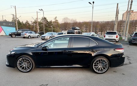 Toyota Camry, 2018 год, 2 700 000 рублей, 2 фотография