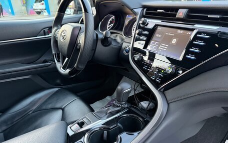 Toyota Camry, 2018 год, 2 700 000 рублей, 15 фотография