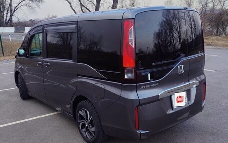 Honda Stepwgn IV, 2015 год, 1 600 000 рублей, 2 фотография