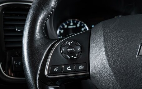 Mitsubishi Outlander III рестайлинг 3, 2018 год, 1 920 000 рублей, 16 фотография