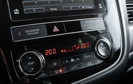 Mitsubishi Outlander III рестайлинг 3, 2018 год, 1 920 000 рублей, 15 фотография