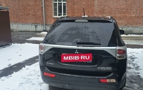 Mitsubishi Outlander III рестайлинг 3, 2013 год, 1 100 000 рублей, 1 фотография