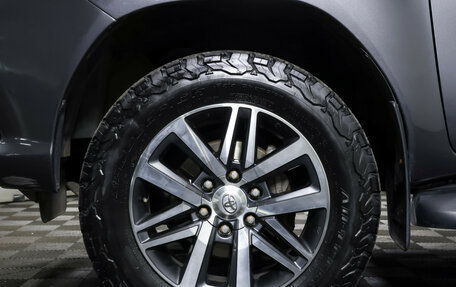 Toyota Hilux VIII, 2015 год, 3 590 000 рублей, 23 фотография