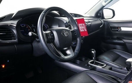 Toyota Hilux VIII, 2015 год, 3 590 000 рублей, 15 фотография