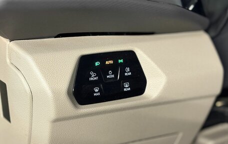 Volkswagen Multivan, 2022 год, 4 500 000 рублей, 14 фотография