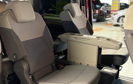 Volkswagen Multivan, 2022 год, 4 500 000 рублей, 31 фотография