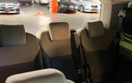 Volkswagen Multivan, 2022 год, 4 500 000 рублей, 34 фотография