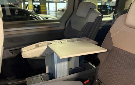 Volkswagen Multivan, 2022 год, 4 500 000 рублей, 30 фотография