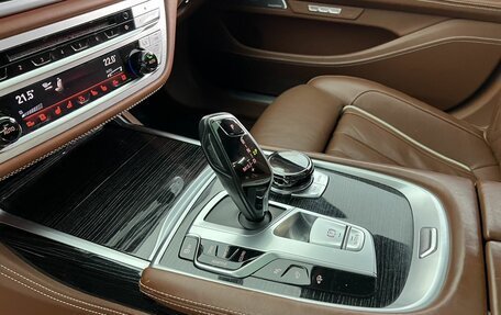 BMW 7 серия, 2018 год, 4 750 000 рублей, 15 фотография