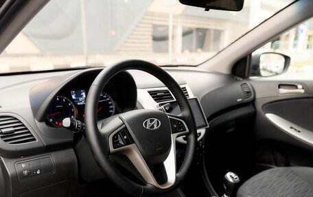 Hyundai Solaris II рестайлинг, 2015 год, 845 000 рублей, 5 фотография