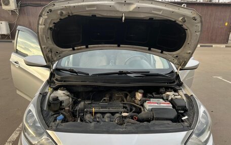 Hyundai Solaris II рестайлинг, 2012 год, 849 999 рублей, 23 фотография