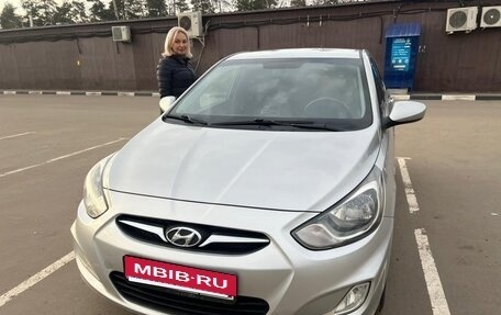 Hyundai Solaris II рестайлинг, 2012 год, 849 999 рублей, 19 фотография