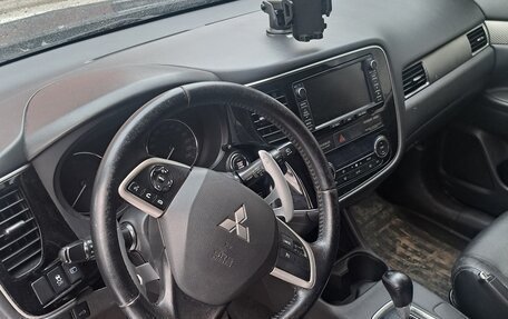 Mitsubishi Outlander III рестайлинг 3, 2013 год, 1 100 000 рублей, 2 фотография