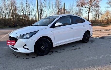 Hyundai Solaris II рестайлинг, 2021 год, 1 430 000 рублей, 2 фотография