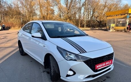 Hyundai Solaris II рестайлинг, 2021 год, 1 430 000 рублей, 3 фотография