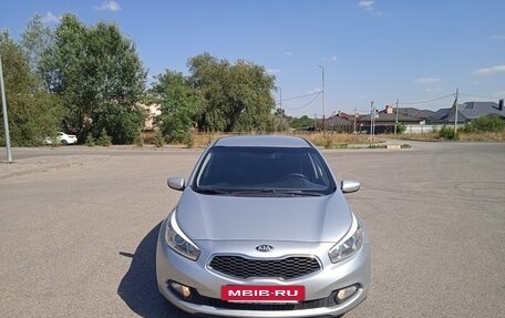 KIA cee'd III, 2013 год, 1 010 000 рублей, 2 фотография