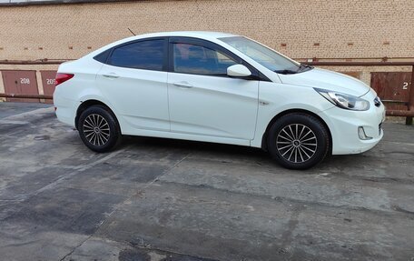 Hyundai Solaris II рестайлинг, 2011 год, 650 000 рублей, 6 фотография