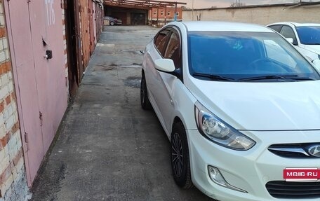 Hyundai Solaris II рестайлинг, 2011 год, 650 000 рублей, 3 фотография