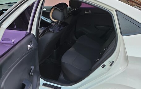 Hyundai Solaris II рестайлинг, 2011 год, 650 000 рублей, 10 фотография