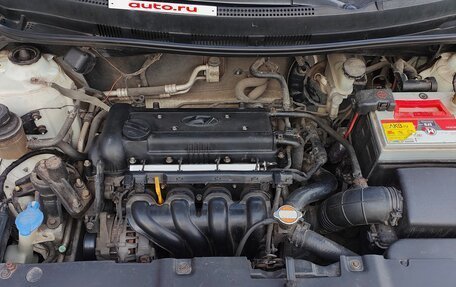 Hyundai Solaris II рестайлинг, 2011 год, 650 000 рублей, 11 фотография