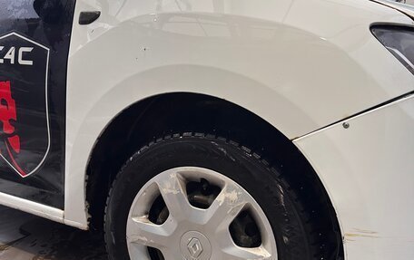 Renault Logan II, 2015 год, 375 000 рублей, 12 фотография