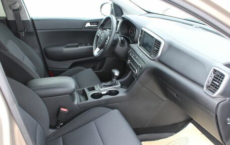 KIA Sportage IV рестайлинг, 2020 год, 2 400 000 рублей, 9 фотография