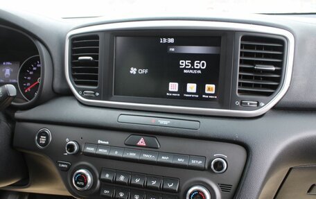 KIA Sportage IV рестайлинг, 2020 год, 2 400 000 рублей, 15 фотография