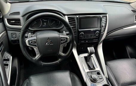 Mitsubishi Pajero Sport III рестайлинг, 2017 год, 2 549 000 рублей, 6 фотография