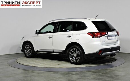 Mitsubishi Outlander III рестайлинг 3, 2016 год, 1 997 000 рублей, 4 фотография