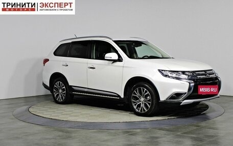 Mitsubishi Outlander III рестайлинг 3, 2016 год, 1 997 000 рублей, 3 фотография