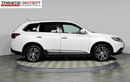 Mitsubishi Outlander III рестайлинг 3, 2016 год, 1 997 000 рублей, 8 фотография