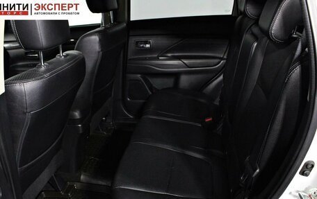 Mitsubishi Outlander III рестайлинг 3, 2016 год, 1 997 000 рублей, 16 фотография