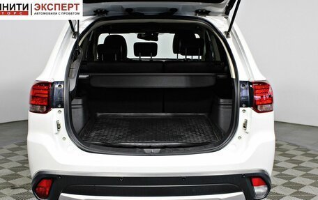 Mitsubishi Outlander III рестайлинг 3, 2016 год, 1 997 000 рублей, 17 фотография