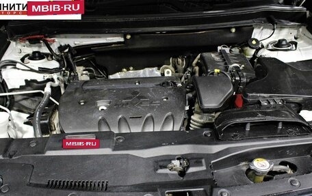 Mitsubishi Outlander III рестайлинг 3, 2016 год, 1 997 000 рублей, 18 фотография