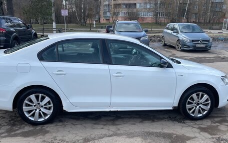 Volkswagen Jetta VI, 2013 год, 900 000 рублей, 1 фотография
