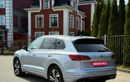 Volkswagen Touareg III, 2018 год, 6 250 000 рублей, 2 фотография