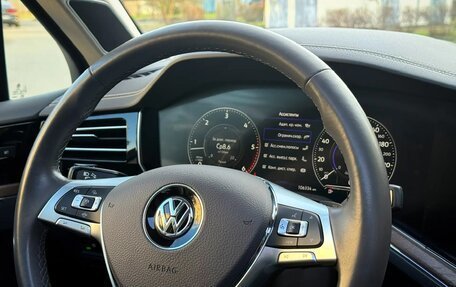 Volkswagen Touareg III, 2018 год, 6 250 000 рублей, 23 фотография