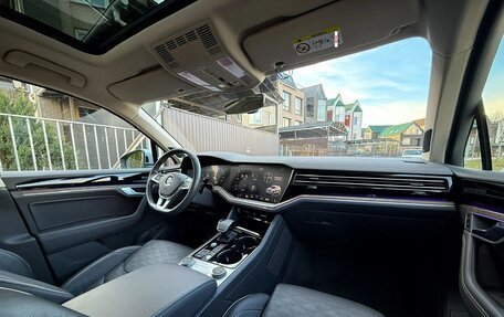 Volkswagen Touareg III, 2018 год, 6 250 000 рублей, 27 фотография