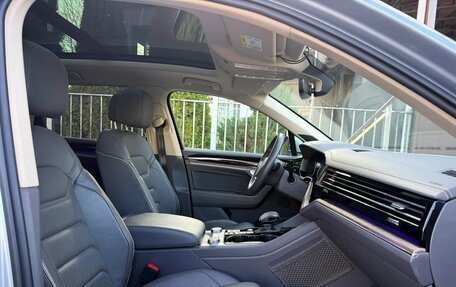 Volkswagen Touareg III, 2018 год, 6 250 000 рублей, 30 фотография