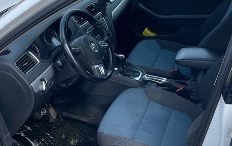 Volkswagen Jetta VI, 2013 год, 900 000 рублей, 5 фотография