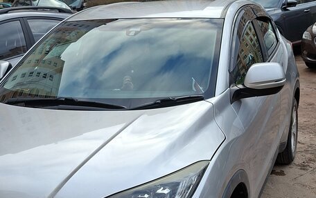 Honda Vezel, 2015 год, 1 770 000 рублей, 2 фотография